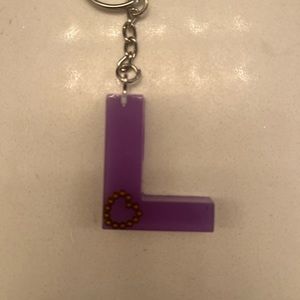 L keychain